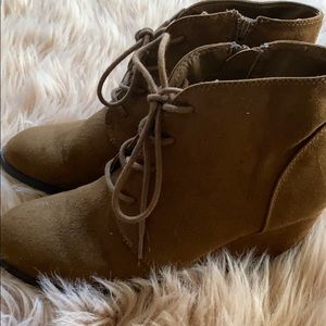 American Rag Cie Baylie Wedge bootie sz 8 1/2